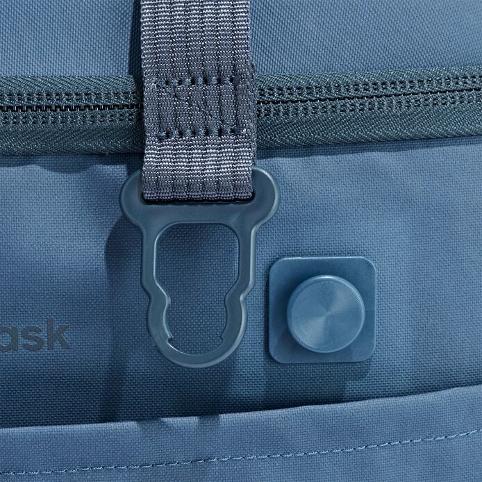 carryouttm-soft-cooler-10-l-t0 250815_hydro_cooler_details_14856_1_5.jpg