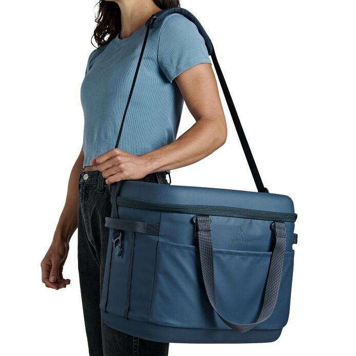 carryouttm-soft-cooler-30-l-p9 250815_hydro_s26_hb_14546_5.jpg
