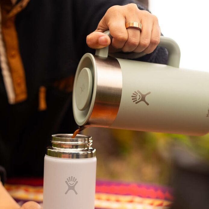 32-oz-insulated-french-press-m7 2706_johnson_s25summertravel_camping_pouring_303a0287_1_.jpg