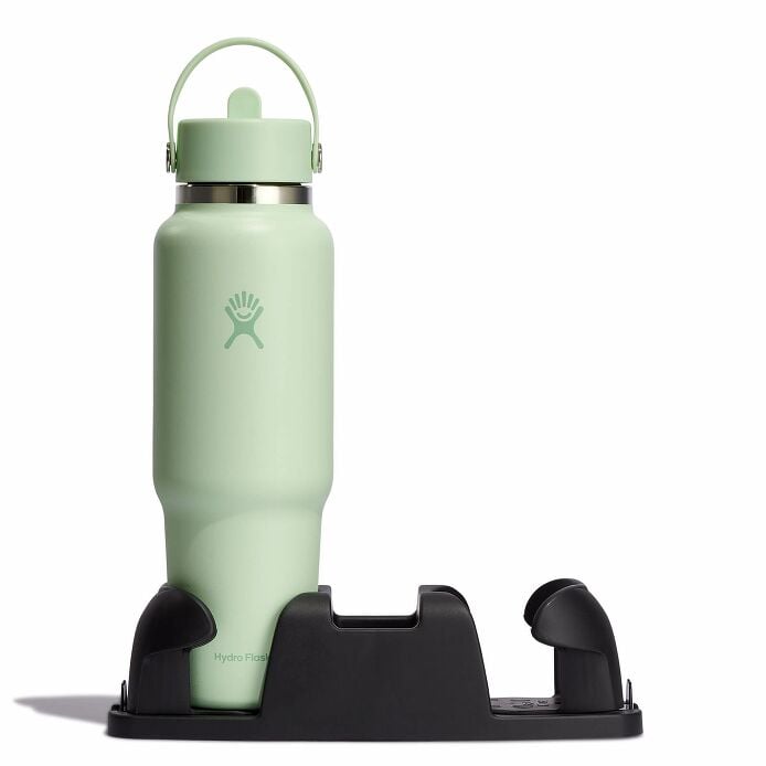 40-oz-travel-bottle-with-flex-straw-cap-u9 aloe-travel-bottle-in-cuplholder_3_3_1.jpg