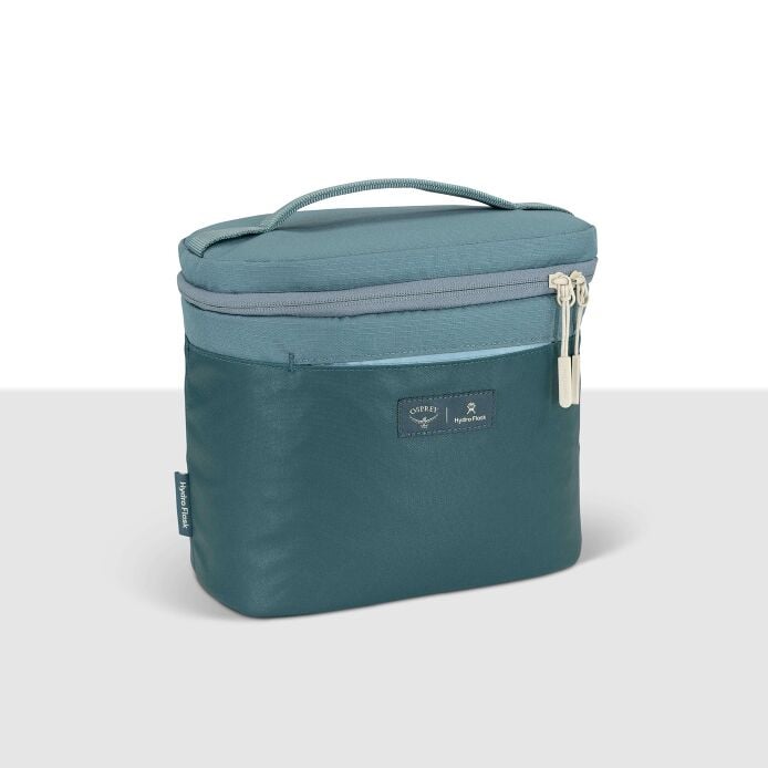 osprey-axis-x-hydro-flask-campus-essentials-bundle-g8 axisxhydroflask_s26_detail1_cascadeblue_10007249_1.jpg