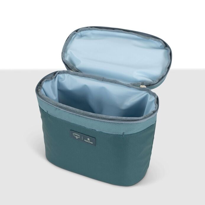 osprey-axis-x-hydro-flask-campus-essentials-bundle-g8 axisxhydroflask_s26_detail2_cascadeblue_10007249_1.jpg