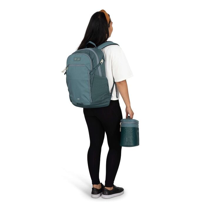 osprey-axis-x-hydro-flask-campus-essentials-bundle-g8 axisxhydroflask_s26_onbody2_cascadeblue_10007249_2.jpg