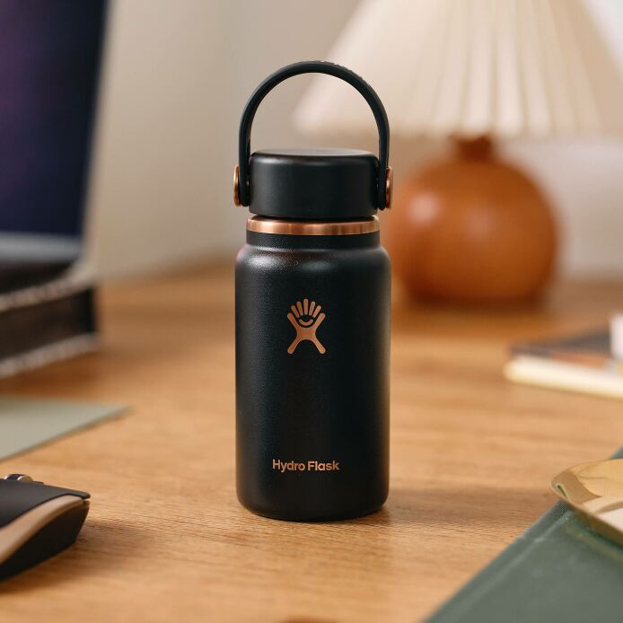 arc-collection-micro-hydro-200-ml-o7 black_-_lifestyle_1.jpeg