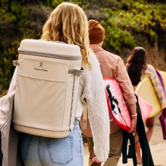 carryouttm-backpack-22-l-l9 hf_carryout_bouwer_d1_l1_torrey_pines_lifestyle_0974_2.jpg
