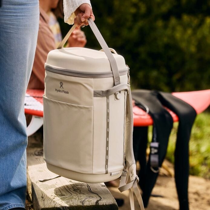 carryouttm-backpack-22-l-l9 hf_carryout_bouwer_d1_l1_torrey_pines_lifestyle_1444_2.jpg