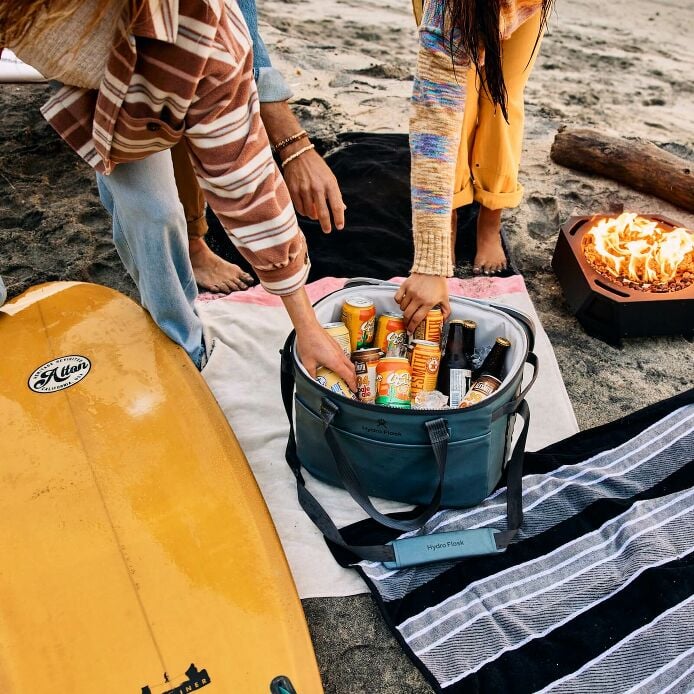 carryouttm-soft-cooler-30-l-p9 hf_carryout_bouwer_d1_l2_stone_steps_6289_2.jpg
