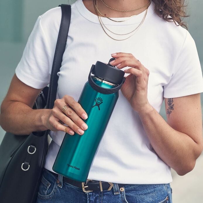 32-oz-lightweight-flex-straw-bottle-i3 hf_s26_lightweight_mcinnis_5167_2_3.jpg