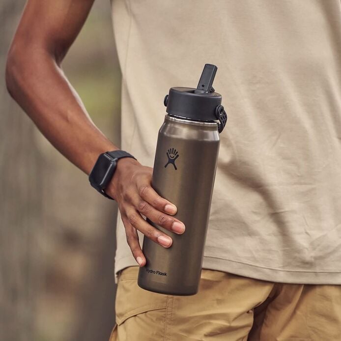32-oz-lightweight-flex-straw-bottle-i3 hf_s26_lightweight_mcinnis_6345_2_3.jpg