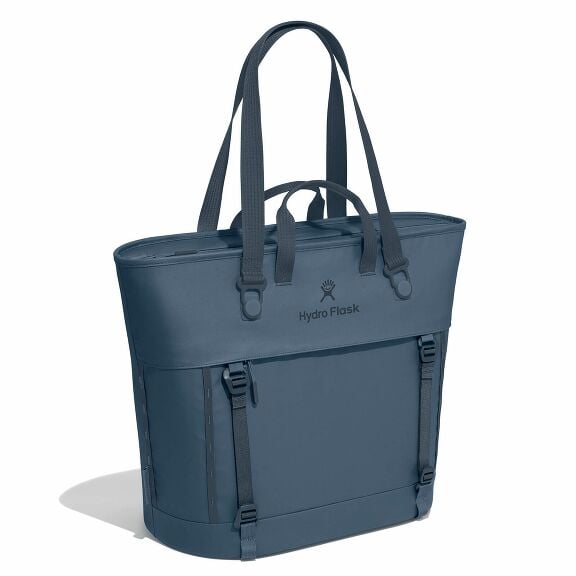 carryouttm-soft-cooler-tote-30-l-p6 maxiit384-carryout-tote-30l-harbor-blue-angled_1_1.jpg